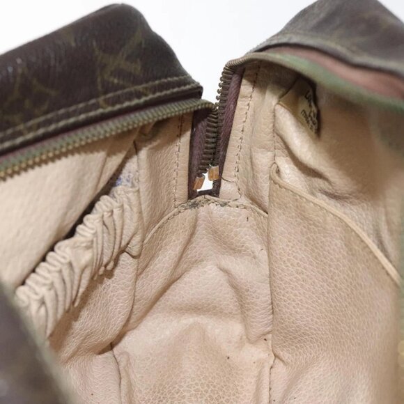 LOUIS VUITTON Monogram Trousse Toilette 28 Clutch Bag - Picture 15 of 16